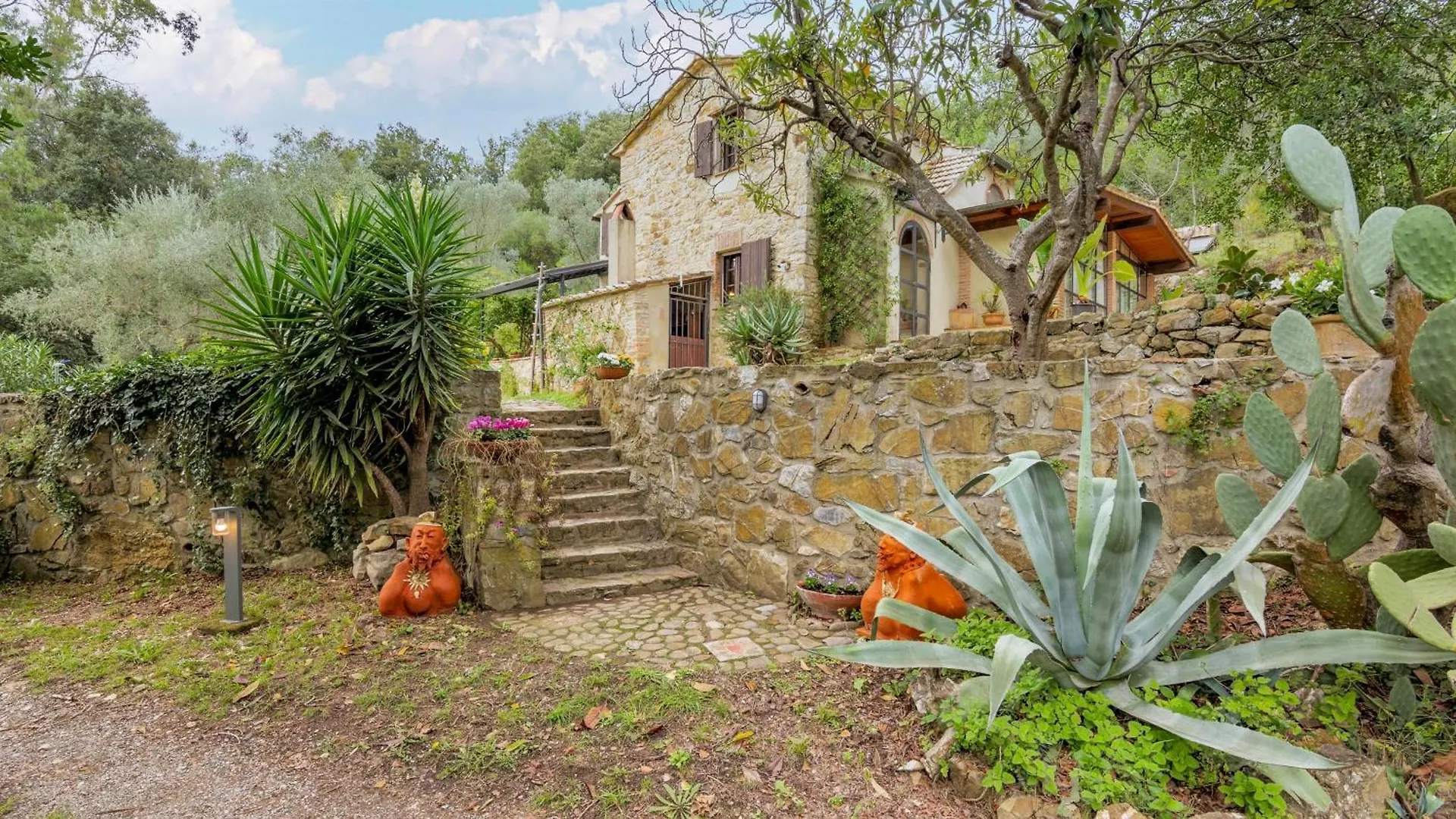 La Leopoldina 6, Emma Villas Gavorrano